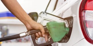 حکومت کا پیٹرول سستا اور ڈیزل مہنگا کرنے کا اعلان