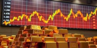Gold prices in Pakistan fall by more than Rs12,000