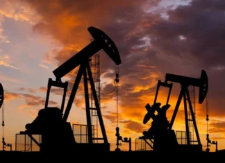Oil prices climb amid uncertainty over Strait of Hormuz reopening